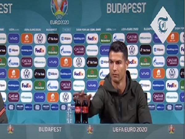 Tin bóng đá chiều 18/6: UEFA nổi giận với sự cố Ronaldo