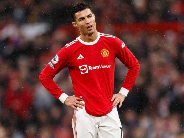 Tin thể thao tối 15/2: Huyền thoại Paul Ince chỉ trích Ronaldo