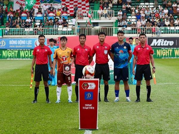 Bóng đá VN 18/6: Trọng tài Thái Lan, Malaysia bắt vòng 24 V-League