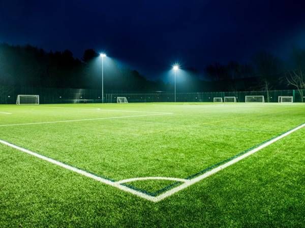 Tiêu chuẩn của Football pitch là gì?