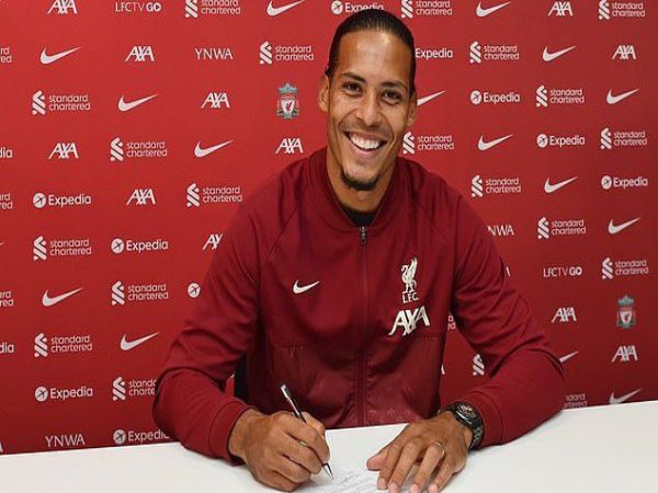 Tin chuyển nhượng 11/10: Liverpool gấp rút gia hạn với Van Dijk