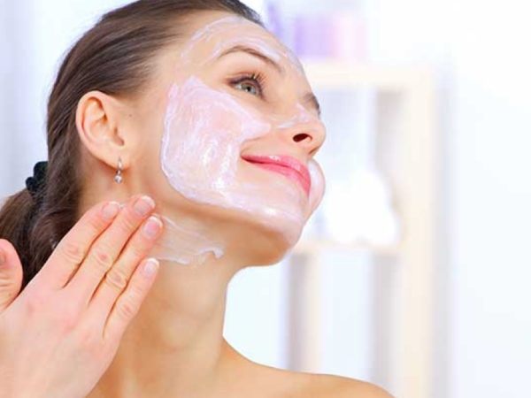 Bôi dầu dừa lên mặt bao lâu thì rửa là hiệu quả nhất?