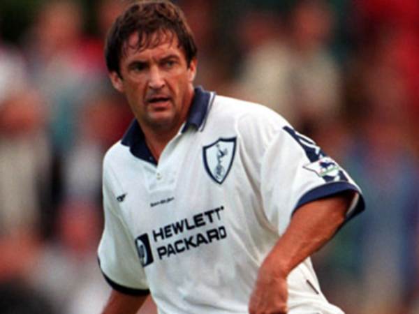 Đội trưởng Gary Mabbutt